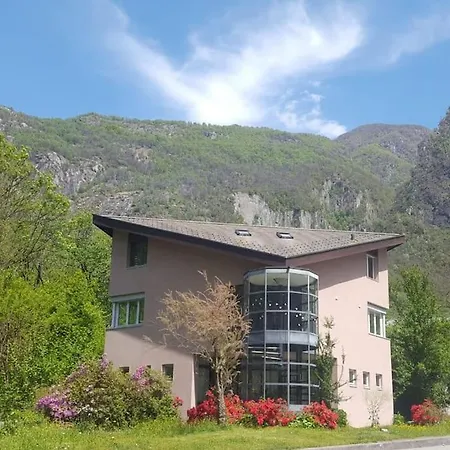 Casa Ad Con 1500mq Di Giardino Avegno