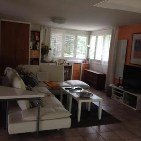 Casa Ad Con 1500mq Di Giardino